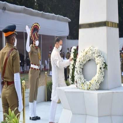 Police commemoration Day: Chief Minister Uddhav Thackeray and Ajit Pawar pay homage to martyred police