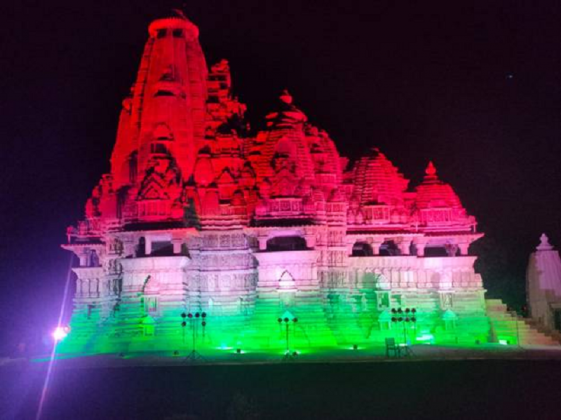 100 crore vaccination Historic places of country glow in Tri-color to celebrate the landmark achievement