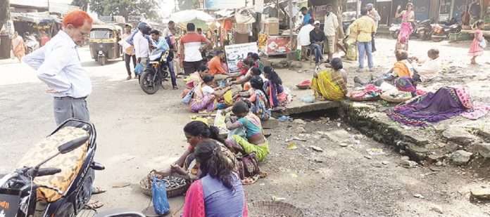 Poladpur: Tribals get employment from fishing