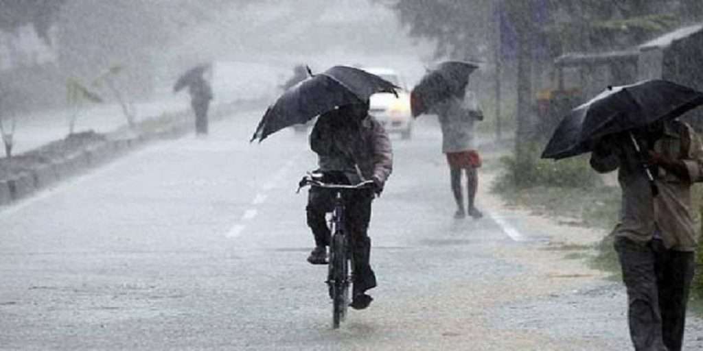 Maharashtra Weather Update : पुढील २४ तासांत मुसळधार पावसाची शक्यता, ‘या’ जिल्ह्यांना इशारा
