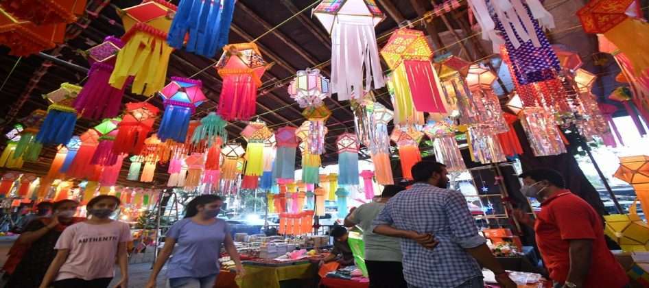 Diwali 2021: Diwali festivities in Mahim's Kandil galli