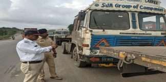 Traffic police action on heavy motorists on dighode gawanphata highway