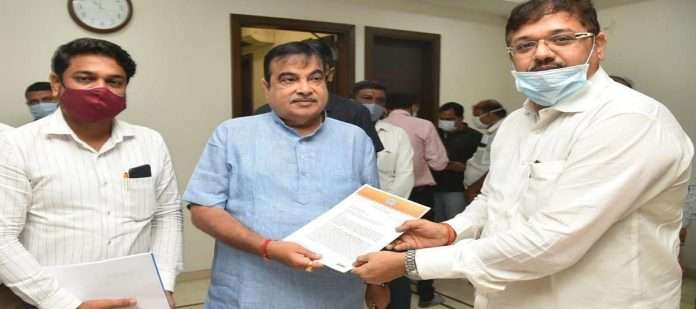Nitin Gadkari targets Congress-NCP over stalled Mumbai-Goa highway