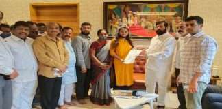 thanes runali more loses legs after faling railway accident, Thane Municipal corporation shivsena eknath shinde give her home key
