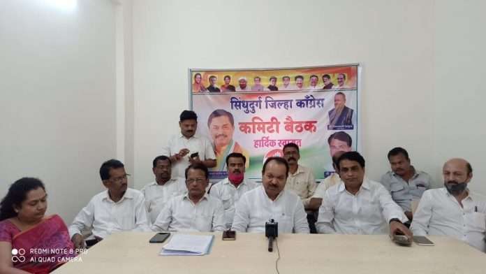 Congress Sindhudurg district in-charge Vinayakrao Deshmukh