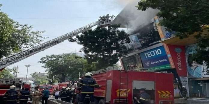 Mumbai Vile Parle Fire Fire at Prime Mall in Vile Parle West; 12 fire engines on spot to douse the flames