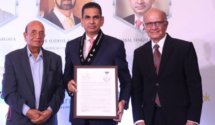 crimpo 2021 award given to mumbai municipal commissioner iqbal singh chahal
