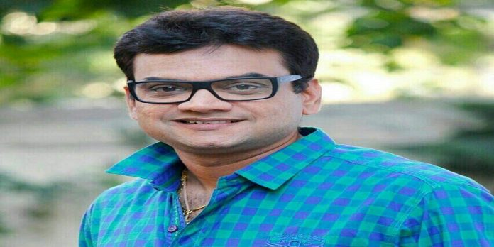Actor Mangesh Desai debut in field of production