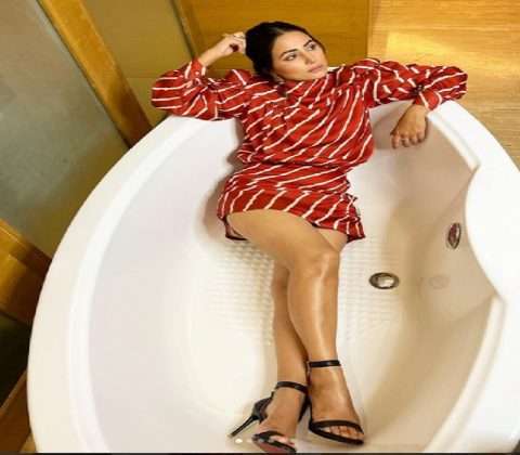 hina Khan Stunning Looks bathtub photoshoot