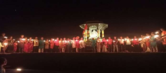 Diwali 2021: Hundreds of torches lit Raigad for Diwali