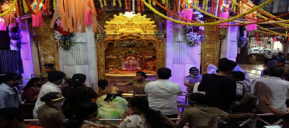 Angarki Sankashti Chaturthi 2021: Crowd of devotees at Siddhivinayak Temple