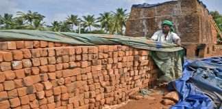 Brick kiln in commercial crisis due to untimely rains