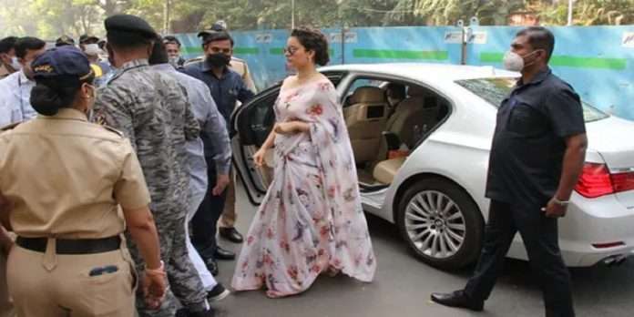 Kangana Ranaut reaches Khar police station recording statment on controversial statement against sikh community