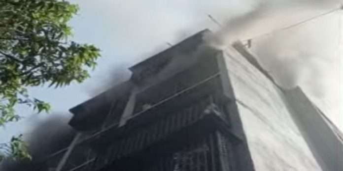 mumbai fire massive fire breaks out at jogeshwari aibani classic building