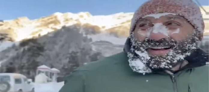 ... Snow piled up on Sunny Deol's face