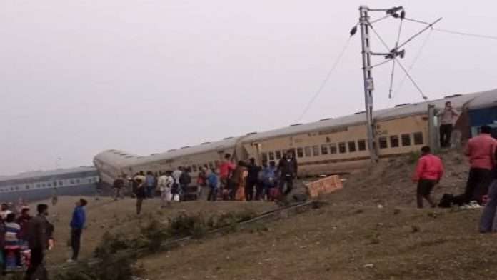 Guwahati-Bikaner Express derails in Domohani, West Bengal: 3 dead, several injured