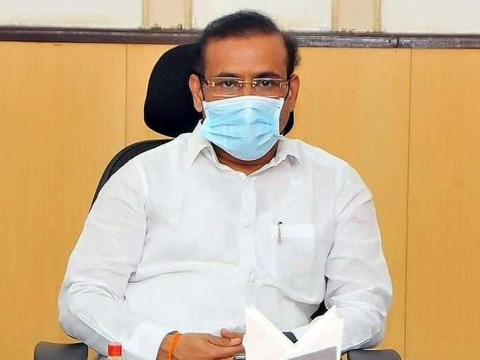 rajesh tope has hinted that the use of masks may become mandatory in the state in the wake of corona