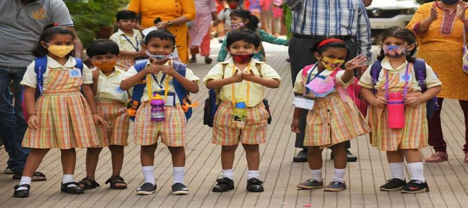 first standard to twelth standard school reopen in maharashtra after covid situation