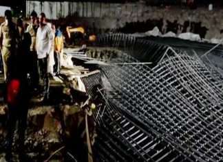 pune police register case and arrest four people for Pune under construction building collapse case