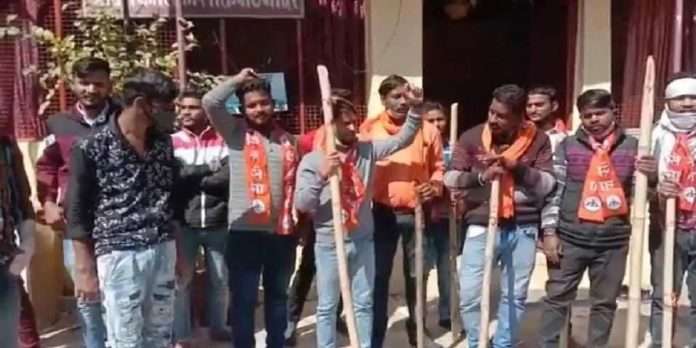 Shiv Sena Worker's threat against Valentine's Day in bhopal will break legs of lovers and couples who seen celebrating valentines day