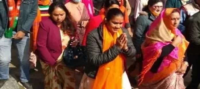 UP Election: BJP leader and wrestler Babita Fogat's car attacked; What's the matter?
