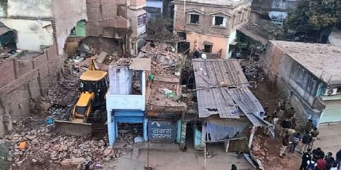 bihar blast in three storey building in bhagalpur 8 dead 8 injured
