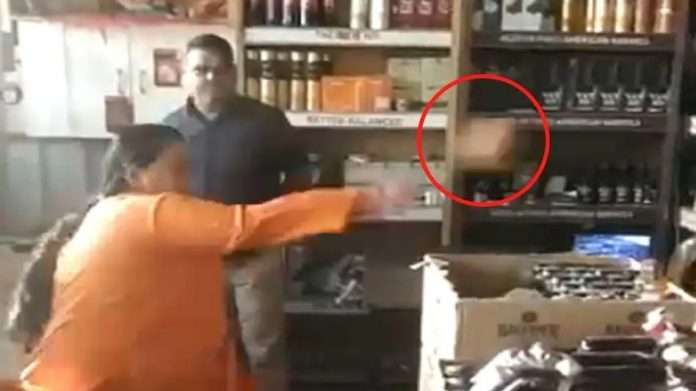 uma bharti stone pelting on liquor shop broke liquor bottles Madhya pradesh