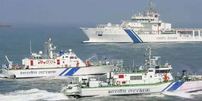 indian coast guard foils bid to smuggle heroin worth rs 280 cr by pakistani boat