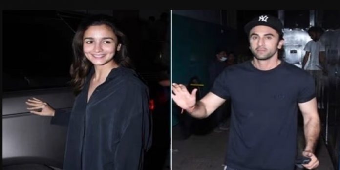 ranbir kapoor and alia bhatt were seen together for the first time after marriage twinning in black casuals