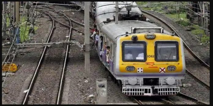 Mumbai Local signal systaem failure at vashi station panvel up and down local service jammed