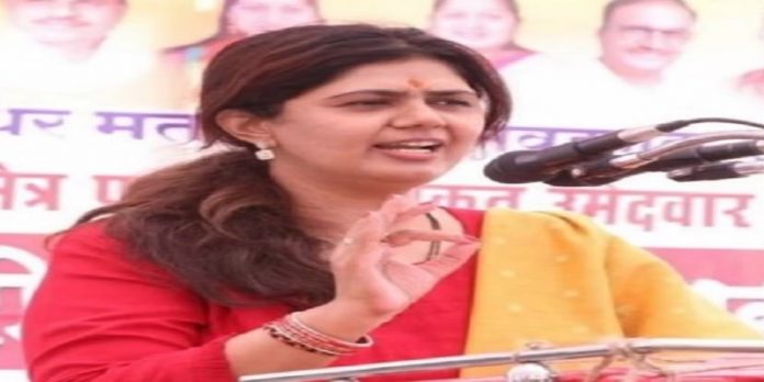 Pankaja Munde criticizes state government over OBC reservation