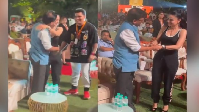 Amisha Patel hugs sanjay raut video goes viral