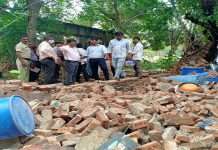 Thane two injured when wall collapses