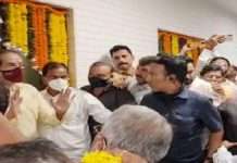 Chief Minister Uddhav Thackeray left Varsha and went to Matoshri