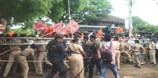 Shiv Sainik and Minister Yadravkar group clash in Jaisingpur