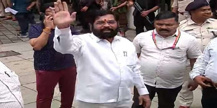 cm eknath shinde orders director general of police to cancel special protocol to chief minister convoy to avoid traffic jam