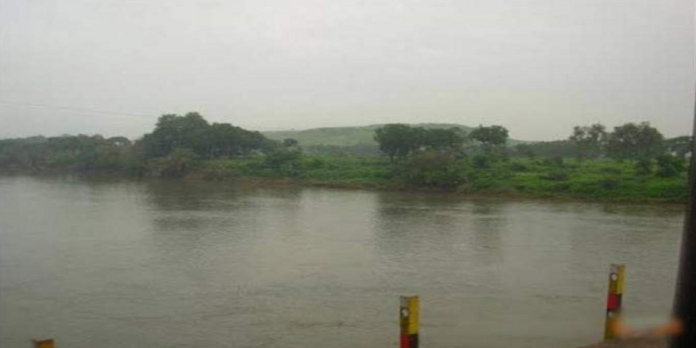 thane danger level crossed by ulhas river in ambernath ullasnagar alert from the administration