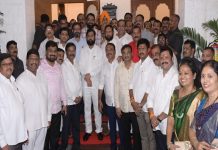 thane shivsena 66 former corporators and 3 former mayors join eknath Shinde group