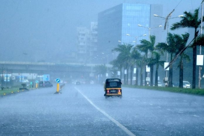 weather update rain will subside in maharashtra heavy rainfall imd alert in maharashtra and gujarat