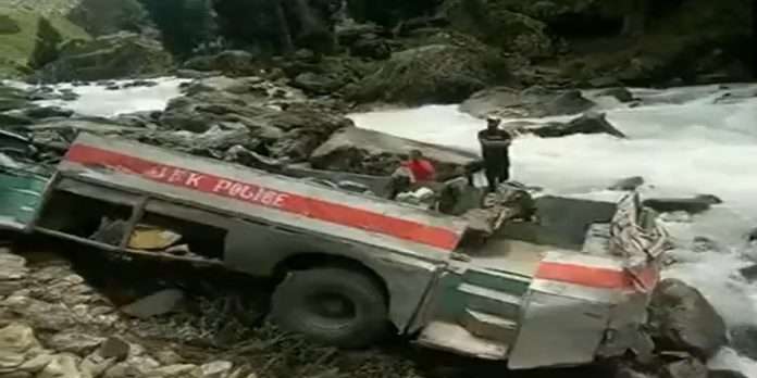 itbp bus accident jammu kashmir pahalgam 6 jawan death and 32 injured