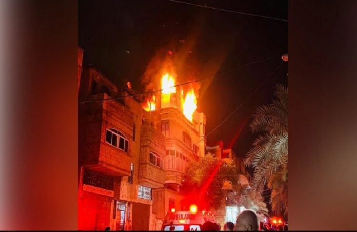 terrible fire in palestine city of gaza 21 people including 7 children died
