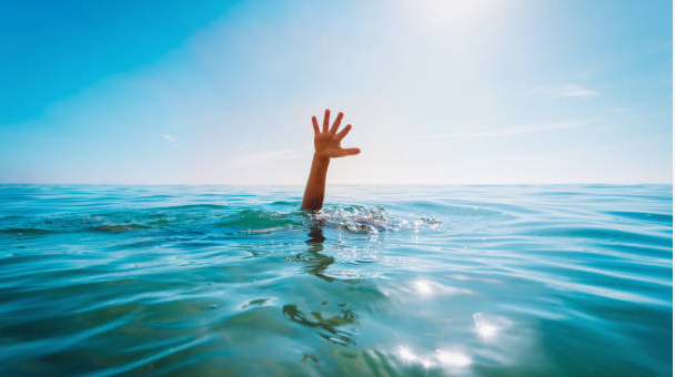रिसॉर्टमधील तलावात बुडून नऊ वर्षाच्या मुलाचा मृत्यू