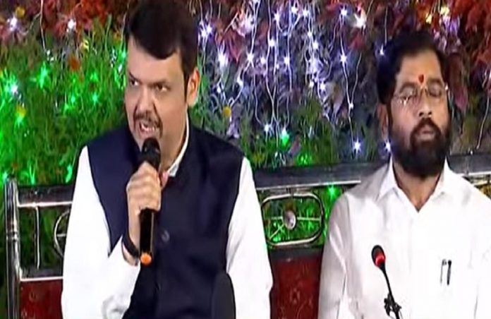 devendra fadnavis told how chief minister shinde exposed the opposition