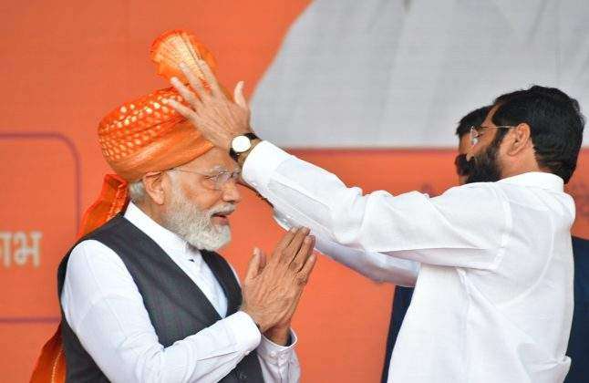 PM Modi At Mumbai marathmola feta status of chhatrapati shivaji maharaj warm welcome to modi