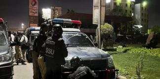 karachi police office terrorist attack pakistani taliban claims responsibility
