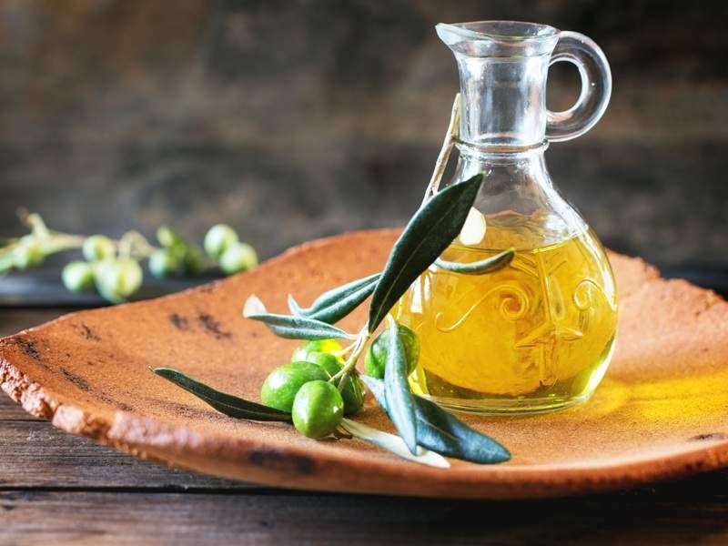 How-to-Use-Olive-Oil-for-Nails