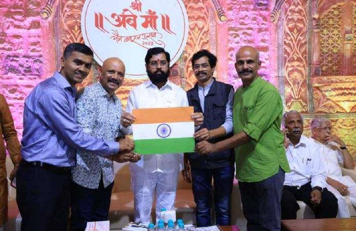 Chief Minister Eknath Shinde gave flag to Mount Everest climb people and wished them success