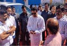 Raj Thackeray visited the center set up by Vasant More for dogs