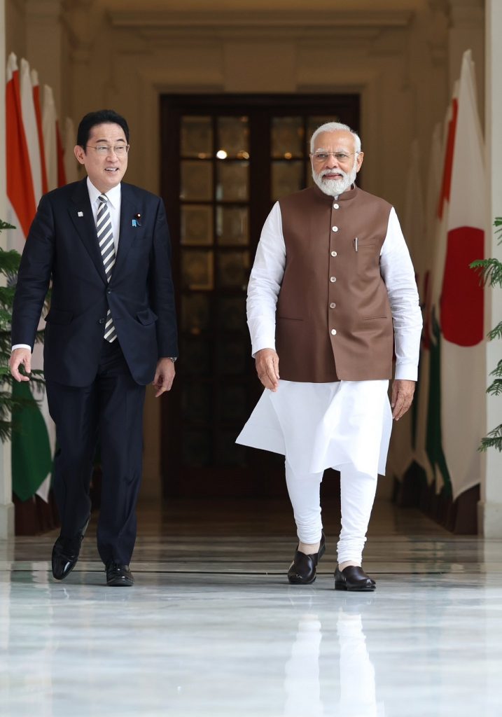 भारत-जपान लष्करी आणि आर्थिक सहकार्य आणखी वाढवणार, पंतप्रधान मोदी आणि फुमियो किशिदा यांच्यात अनेक मुद्द्यांवर चर्चा