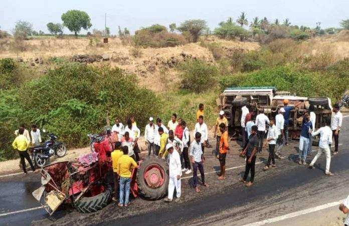 Devotees' car met with a terrible accident in Pune
